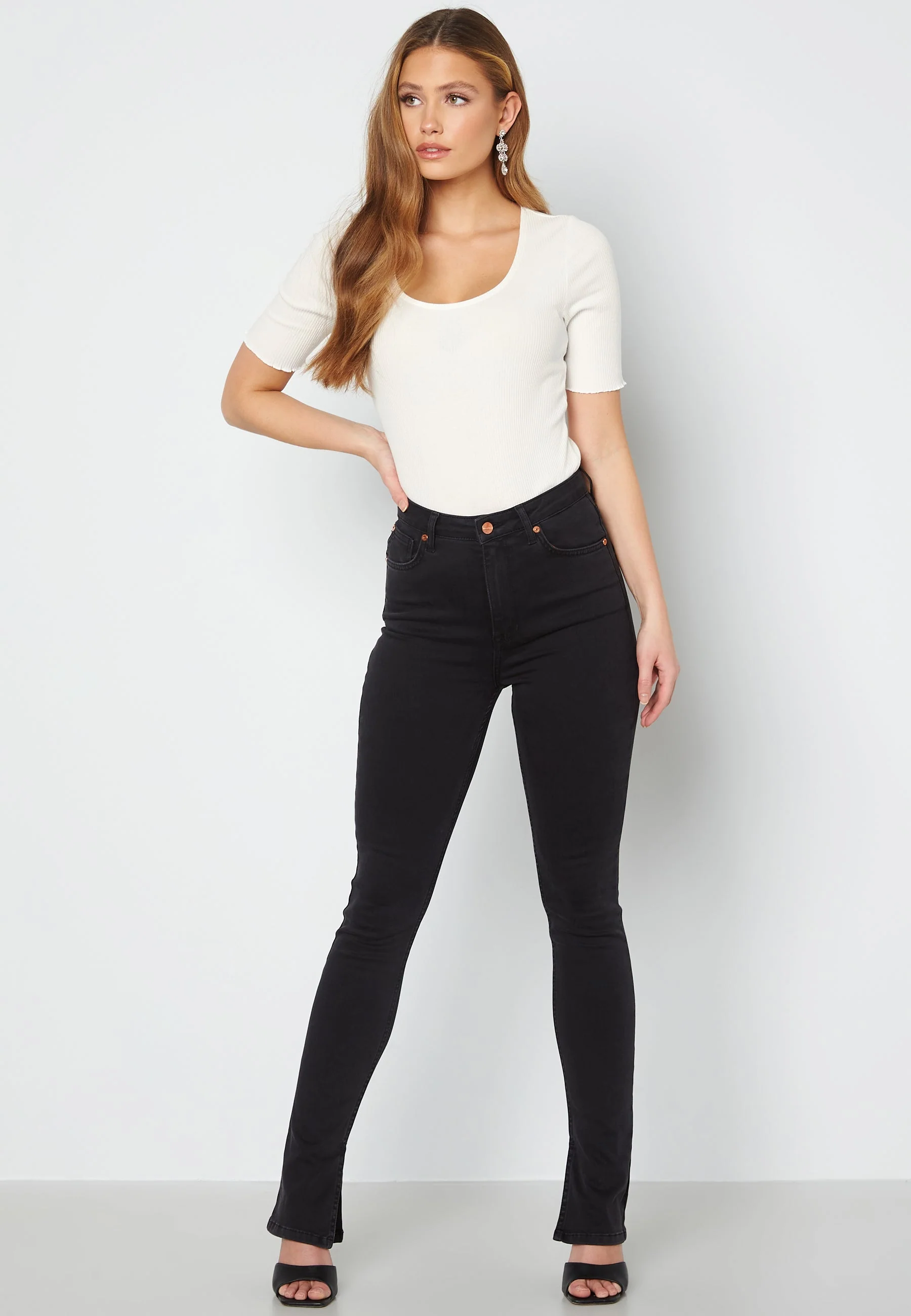Anna SS U-Neck Tee - Image 2