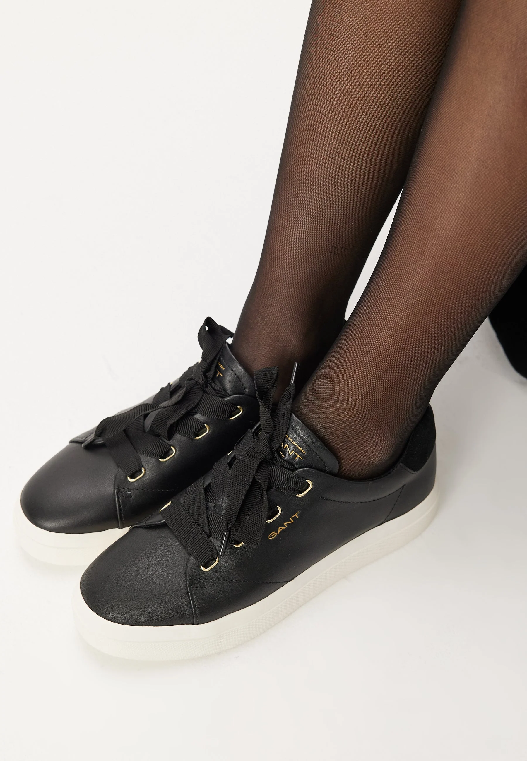 Avona Sneaker