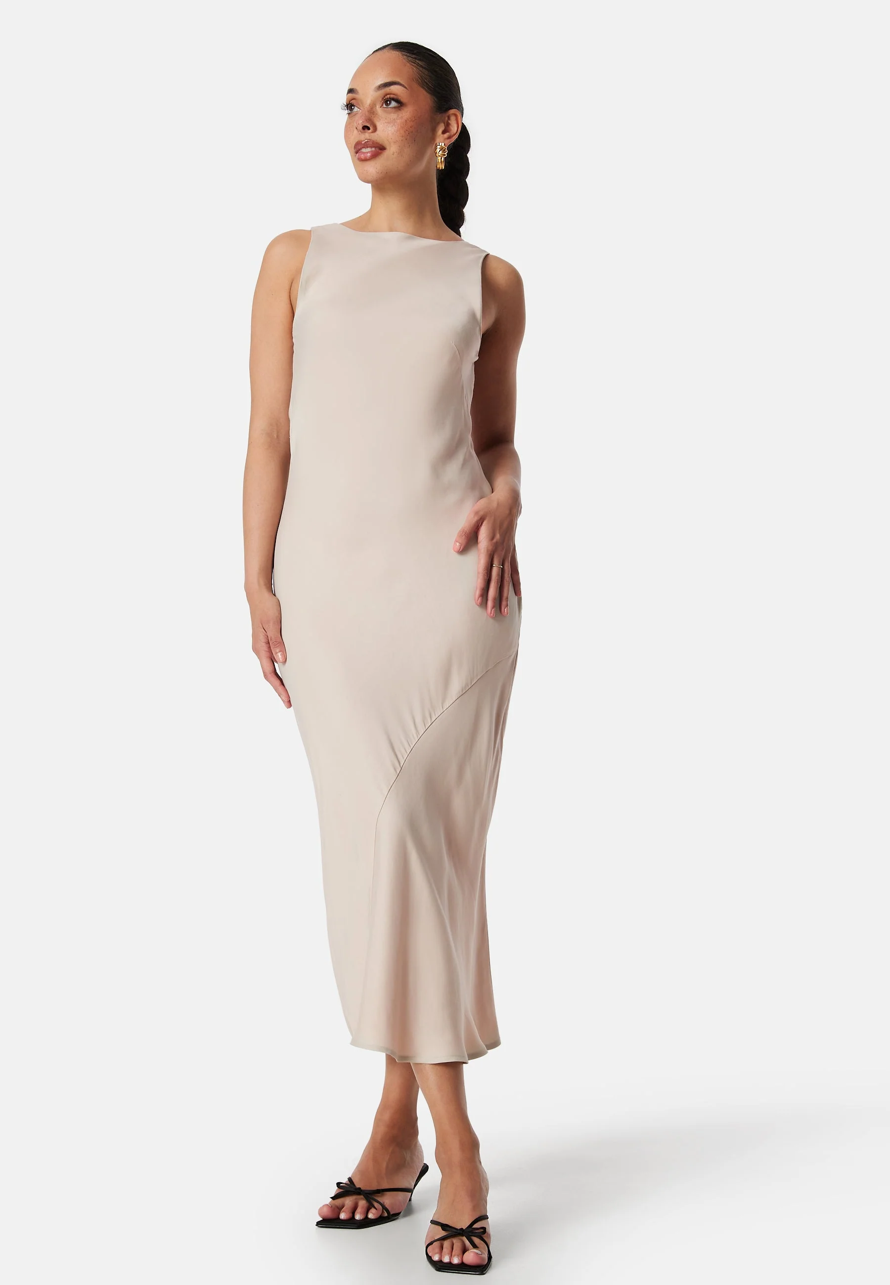 CC Low back Dress - Image 4