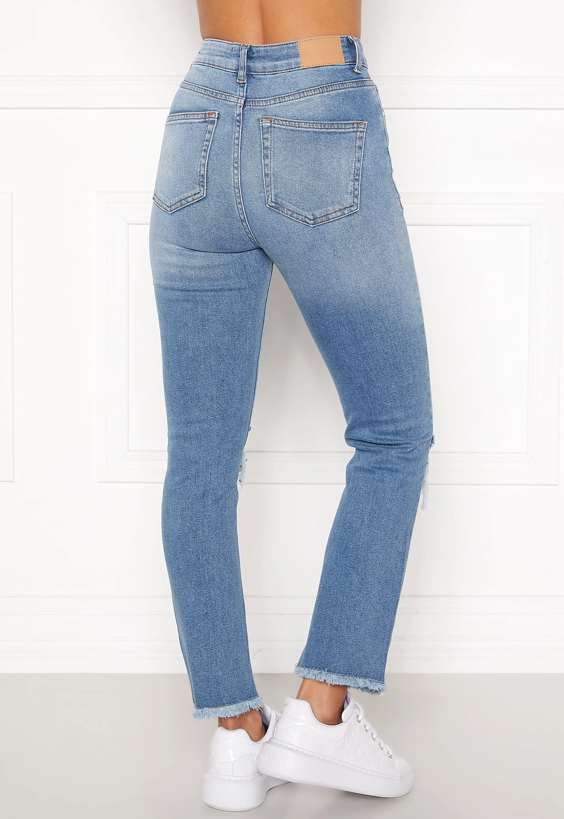 Distressed Jeans - Image 3
