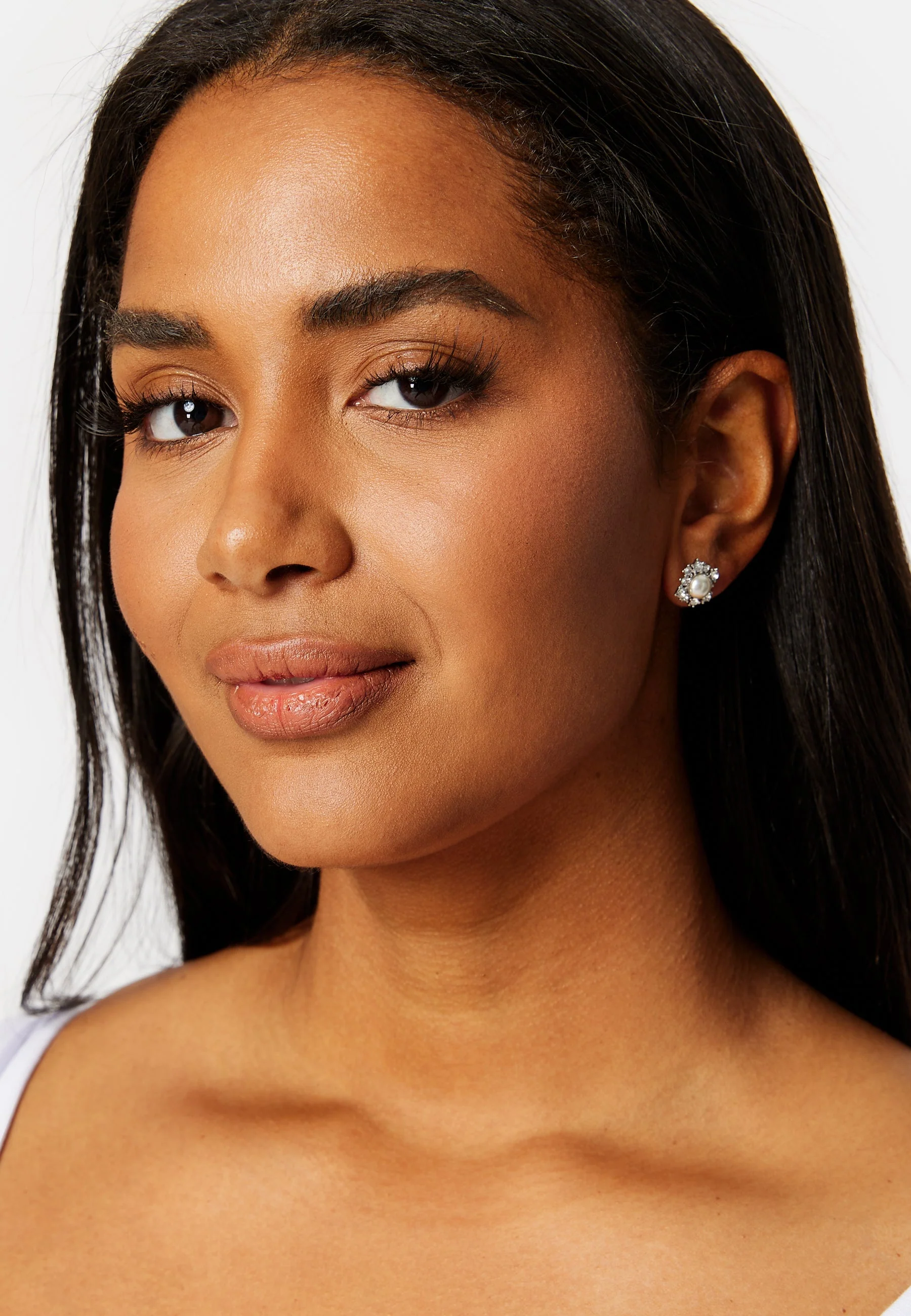Emily Pearl Earring - Image 3