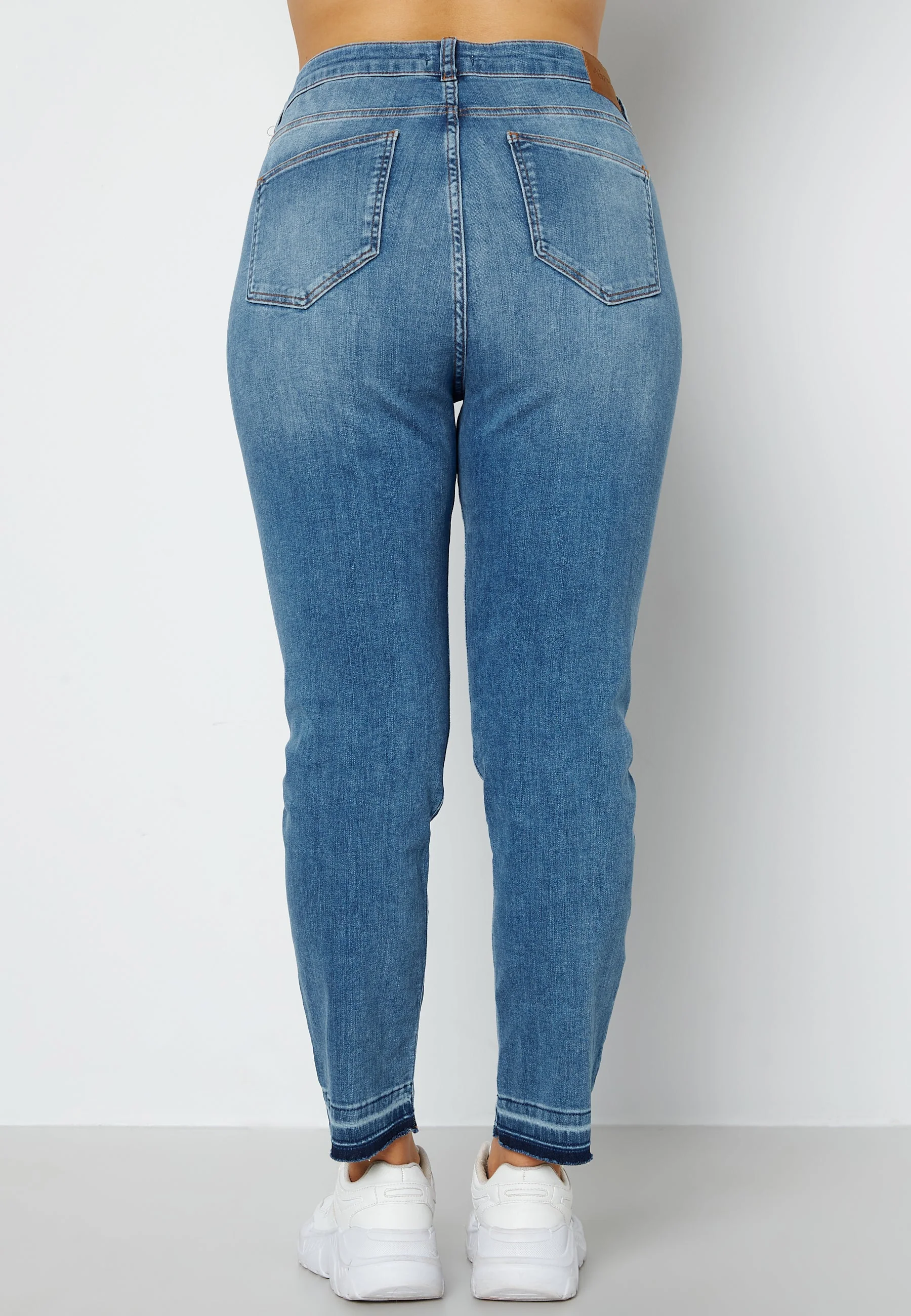 Freya high waist jeans - Image 2