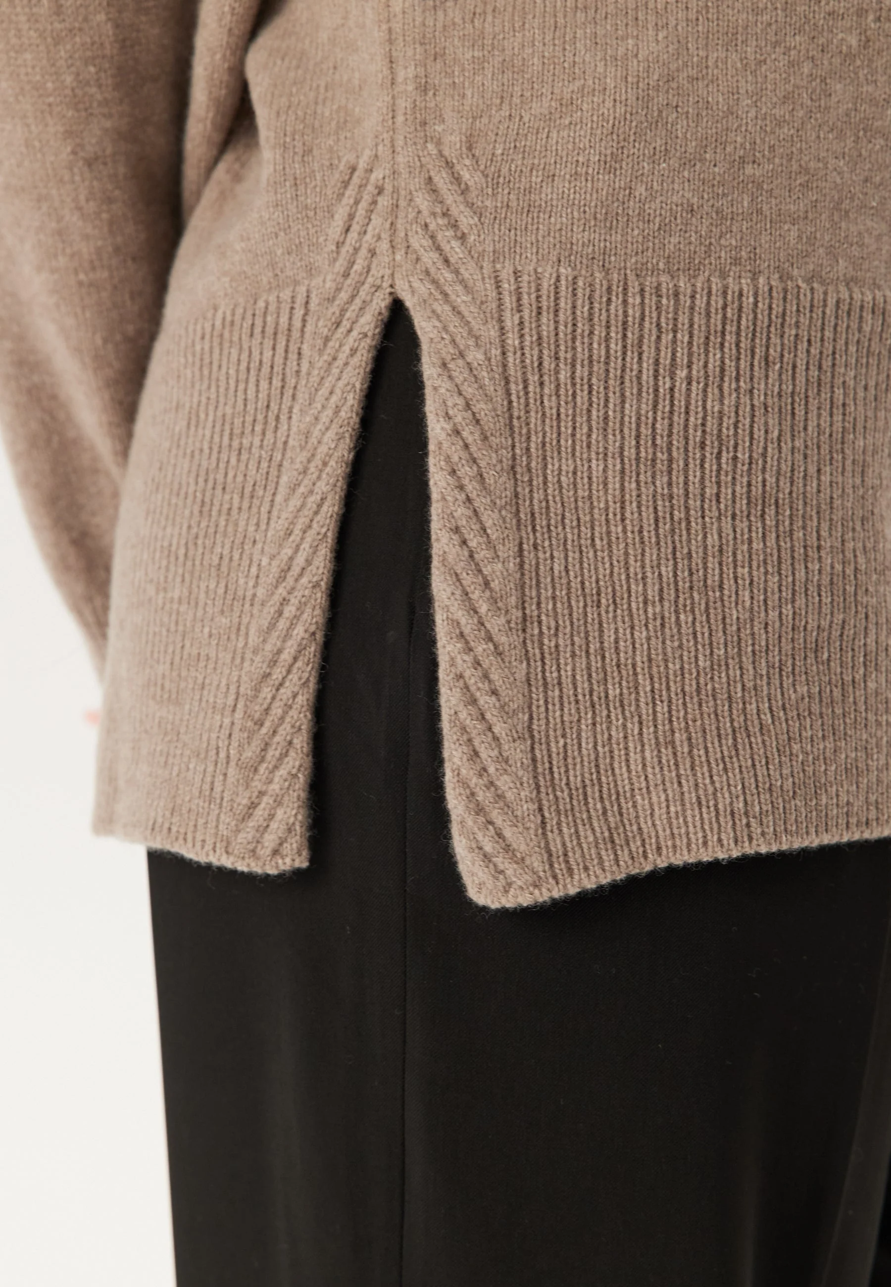 Herringbone Detail Rollneck - Image 4