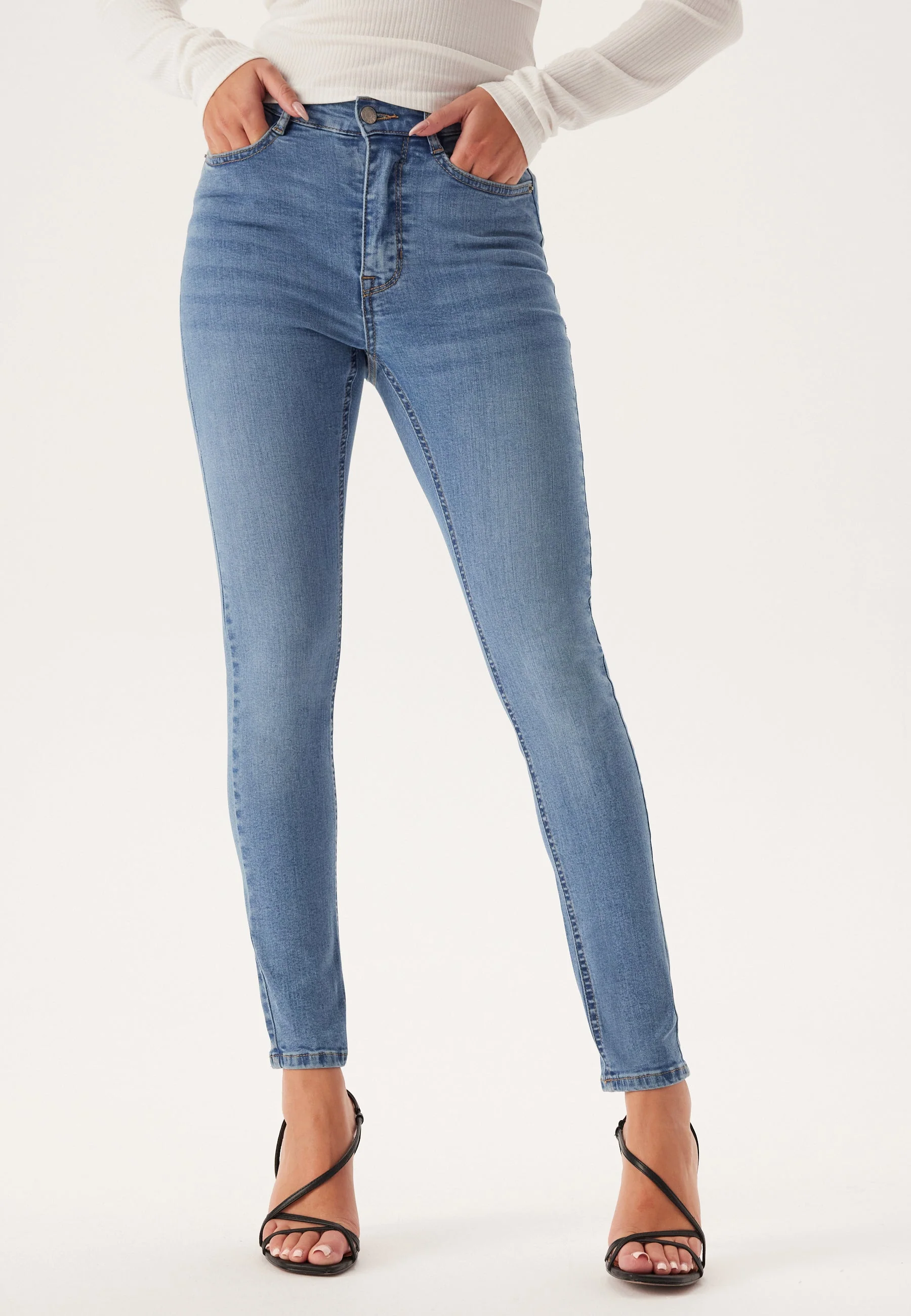 High Ankle Superstretch Jeans - Image 3