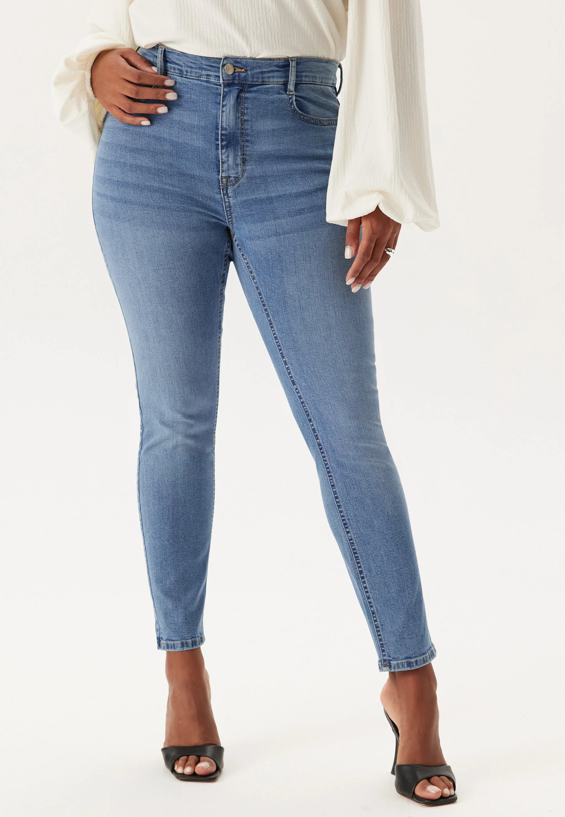 High Ankle Superstretch Jeans - Image 6
