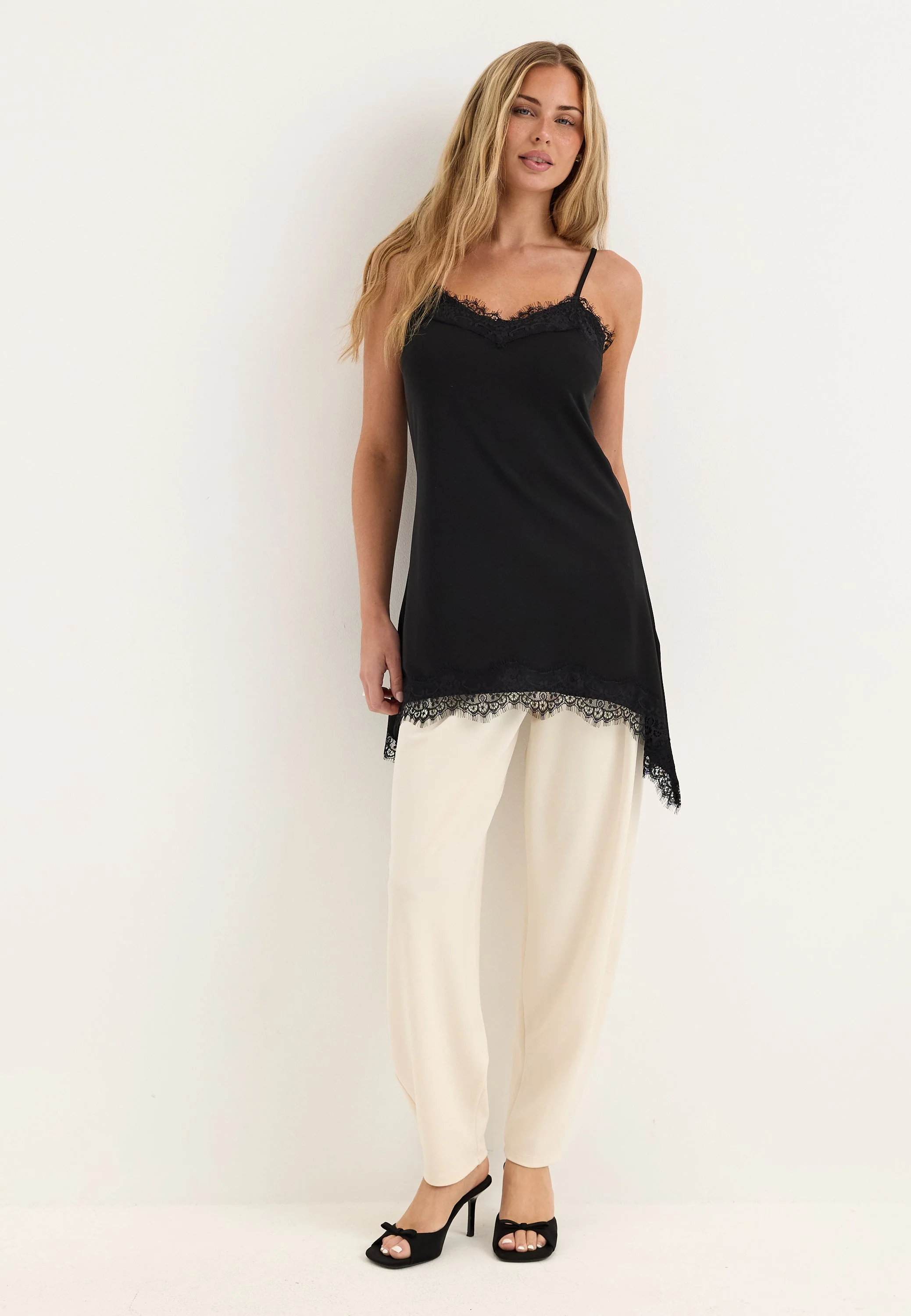 Lace Detail Singlet - Image 6