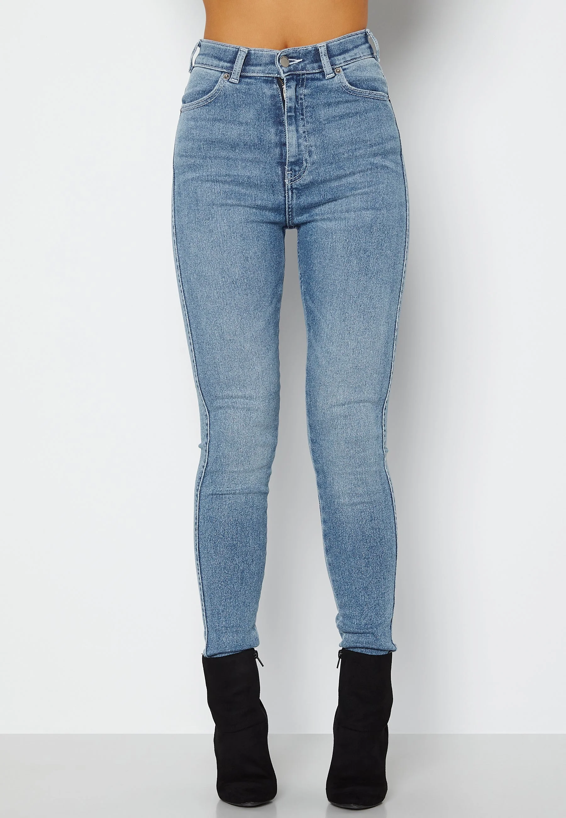 Moxy - Image 3