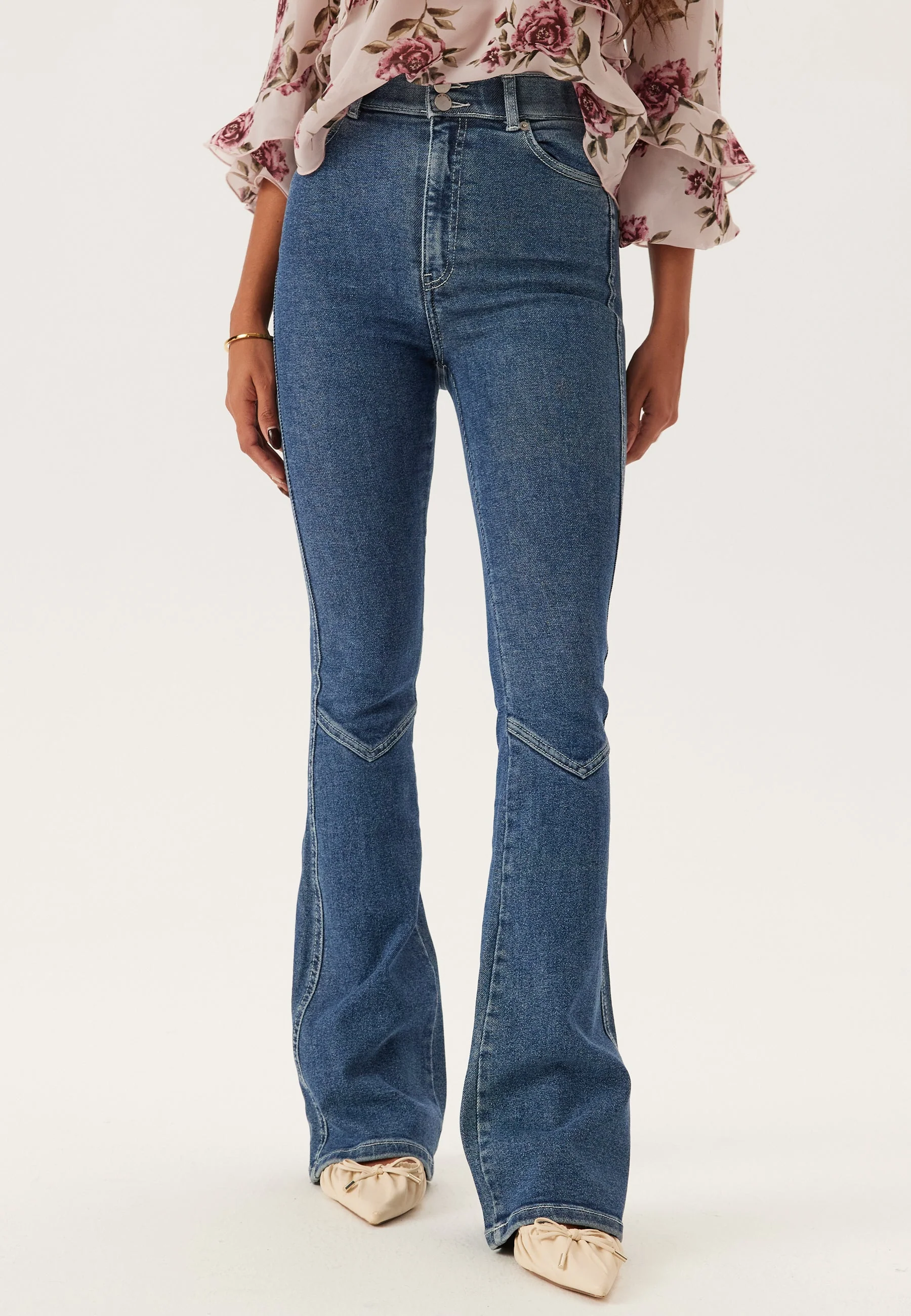 Moxy Flare V Cut - Image 3