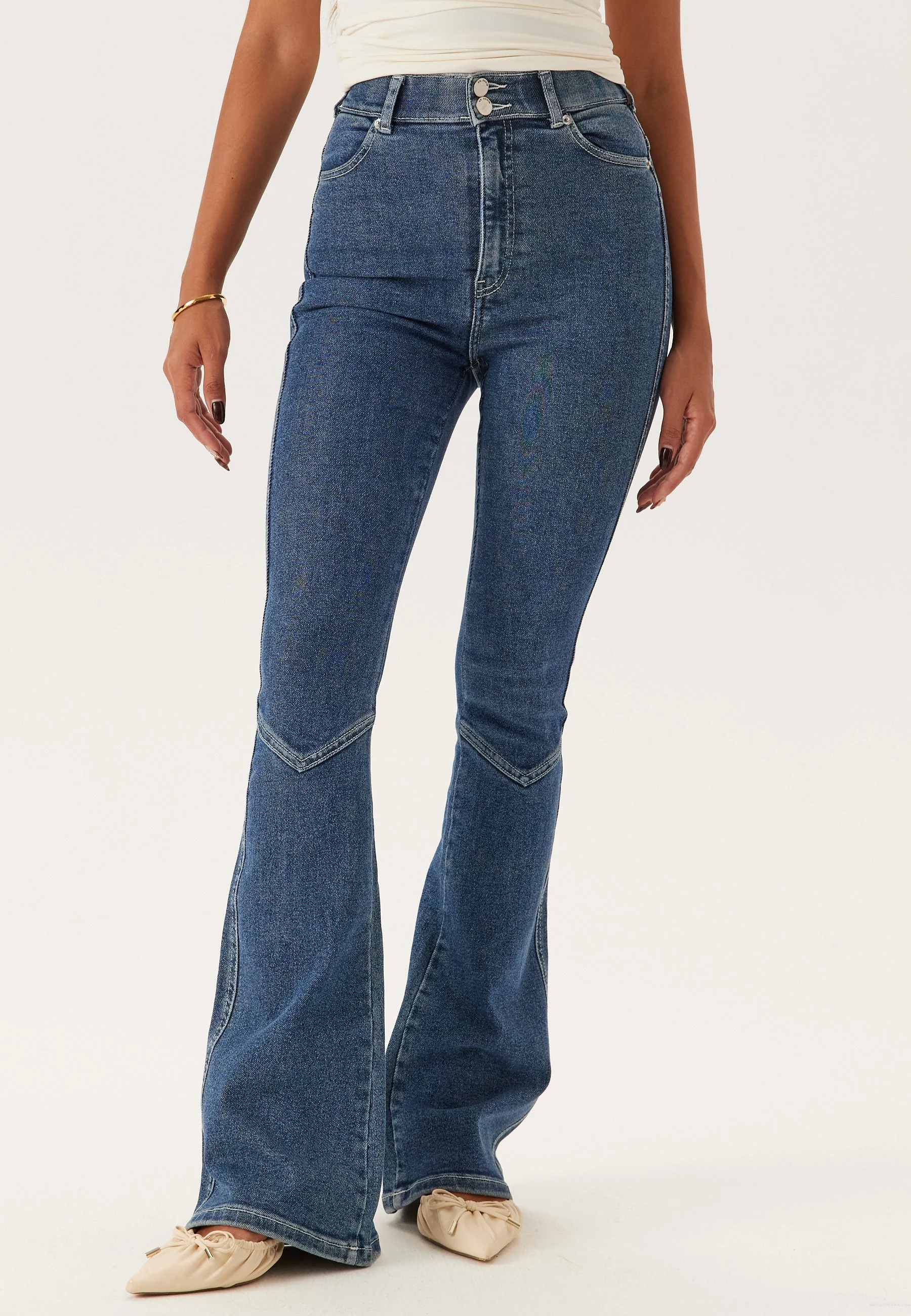 Moxy Flare V Cut - Image 7
