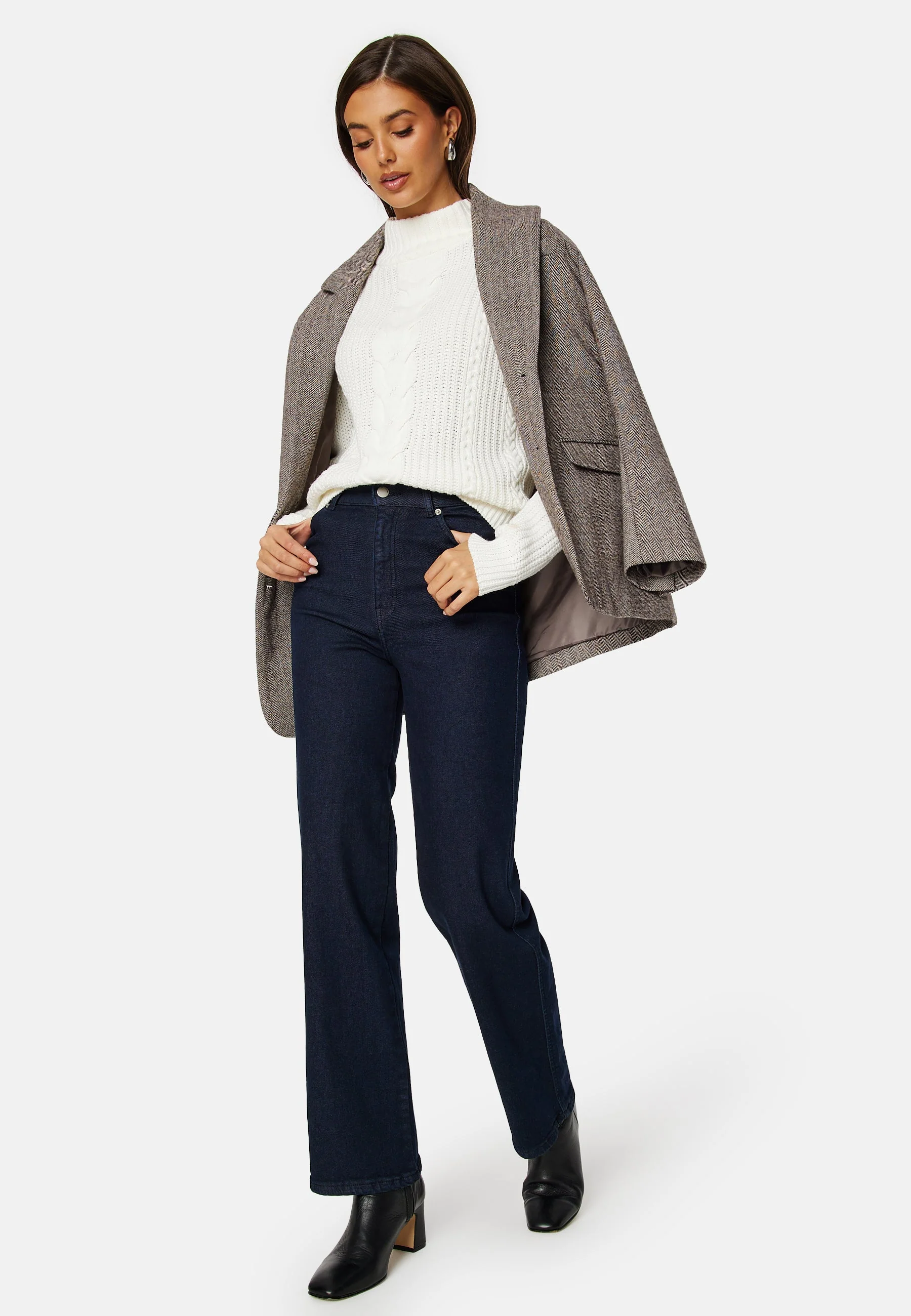 Moxy Straight - Image 2