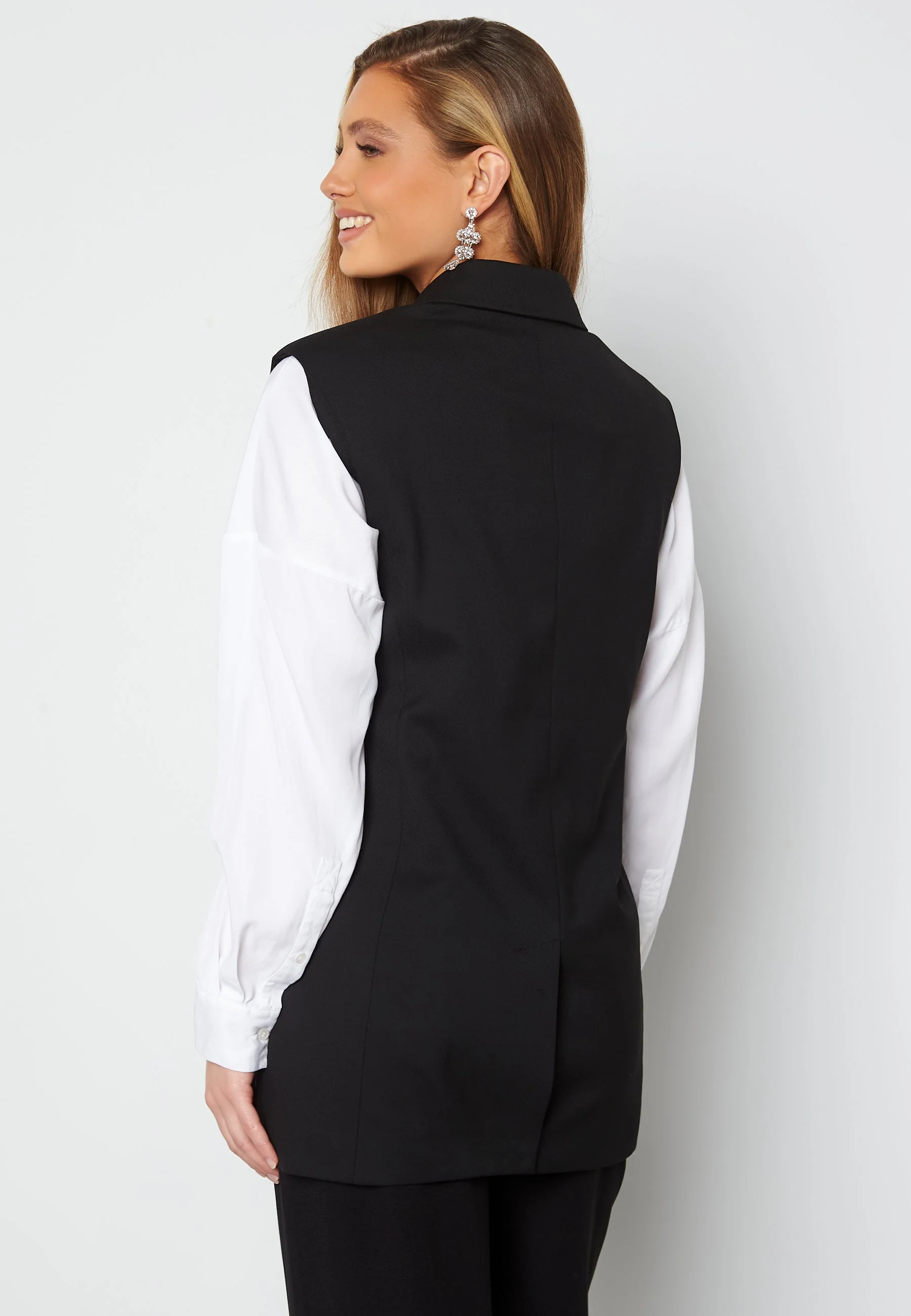 Nagel SL Oversized Vest - Image 3