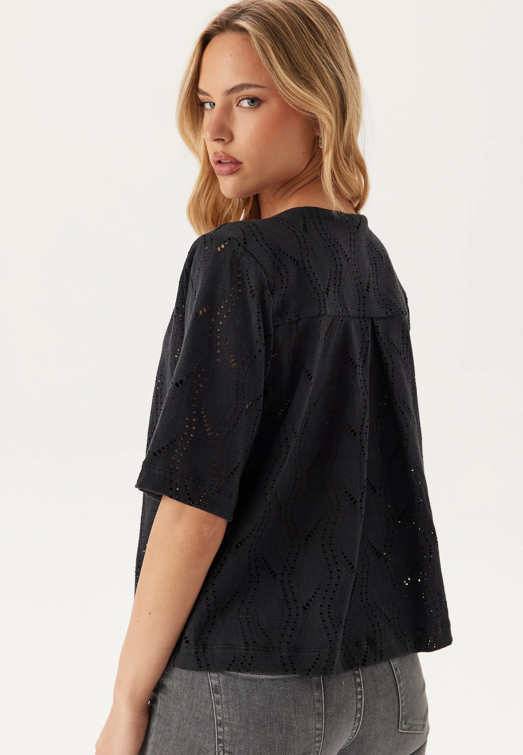 Objava 2/4 LO O-NECK TOP LO O - Image 2