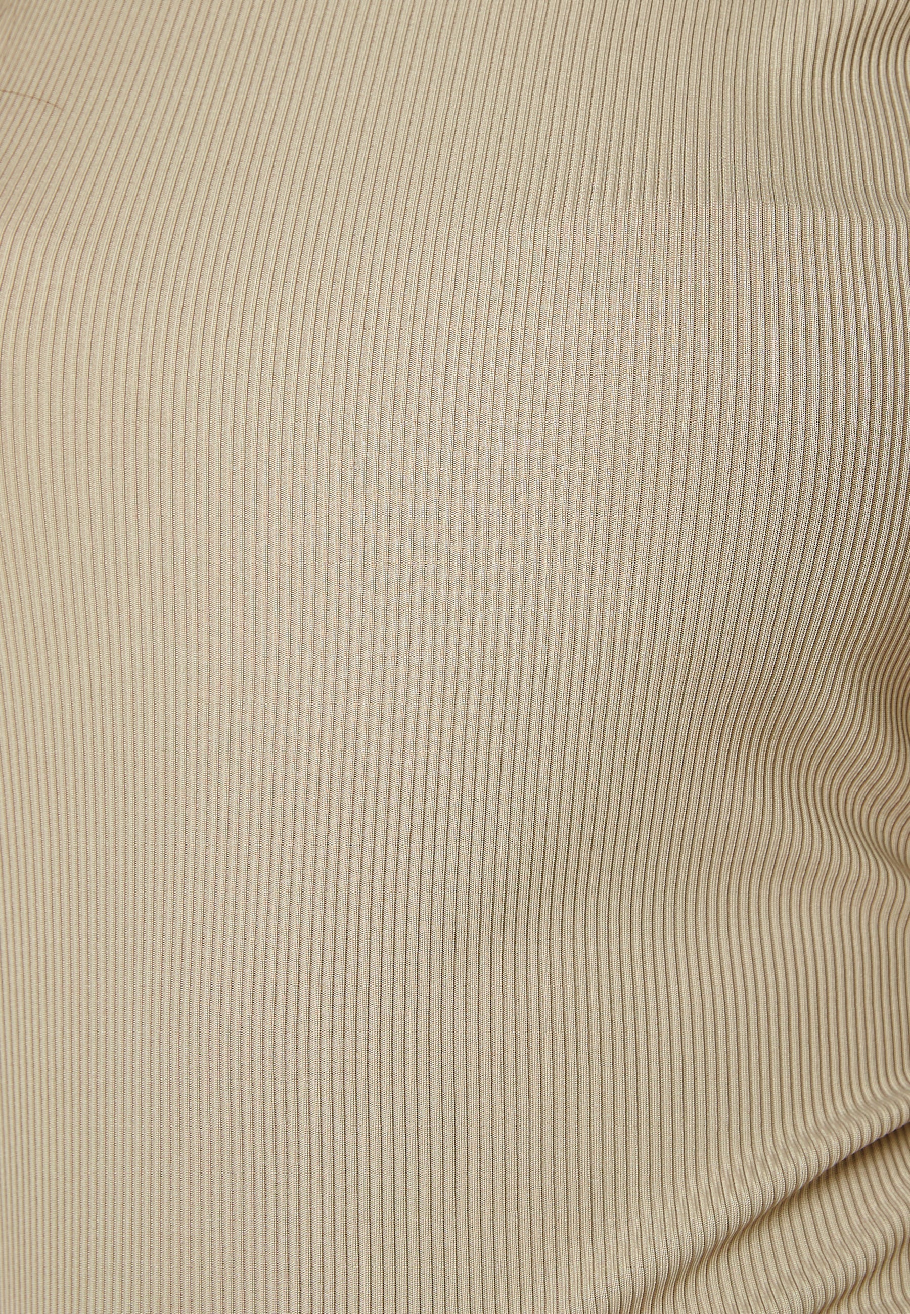 Power Shoulder T-shirt - Image 4