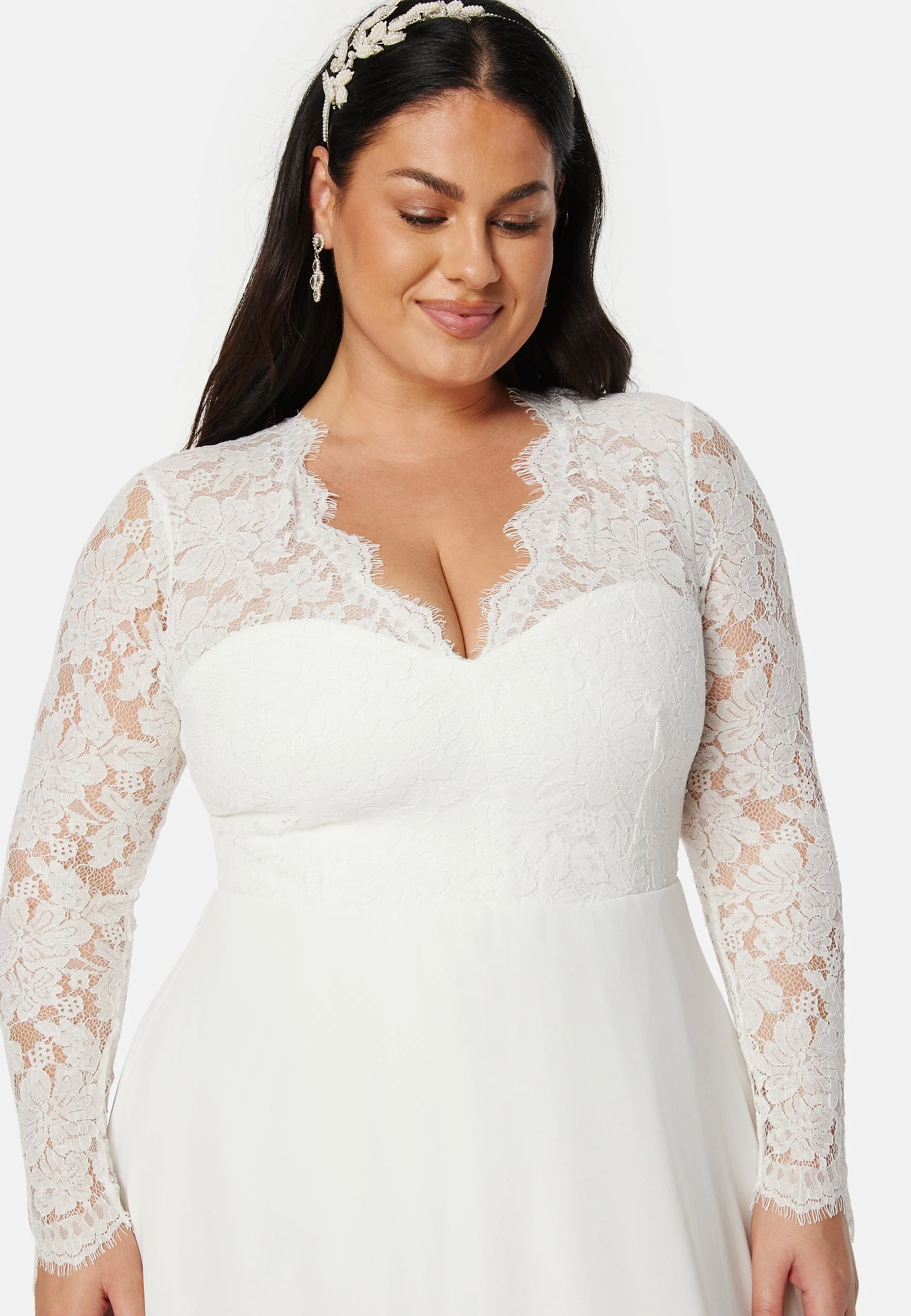 Scallop V-Neck Lace Gown - Image 11