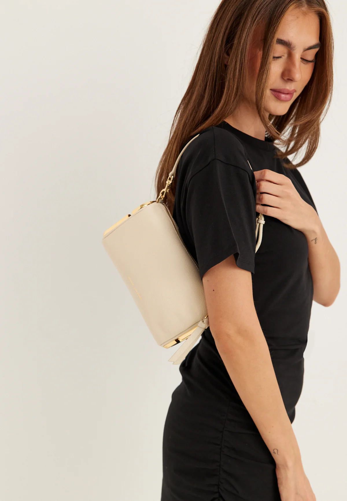 The Snapshot Shoulder - Image 7
