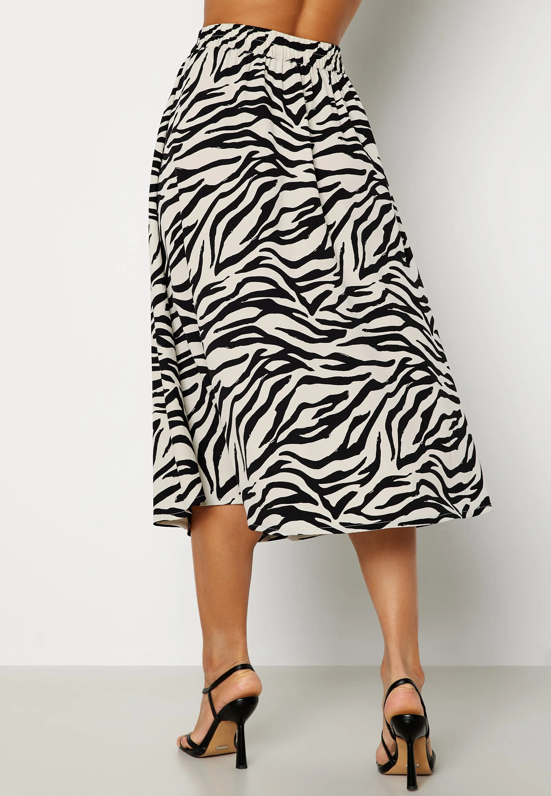 Tuva Midi skirt - Image 3