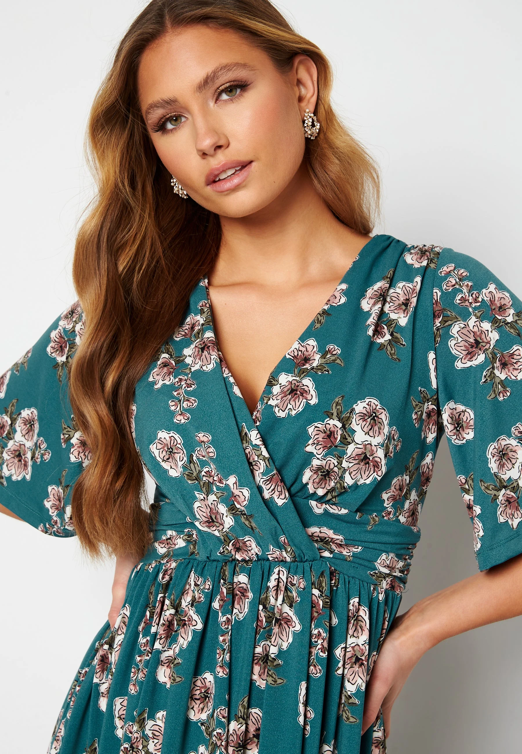 Valeria Butterfly Sleeve Dress - Image 3