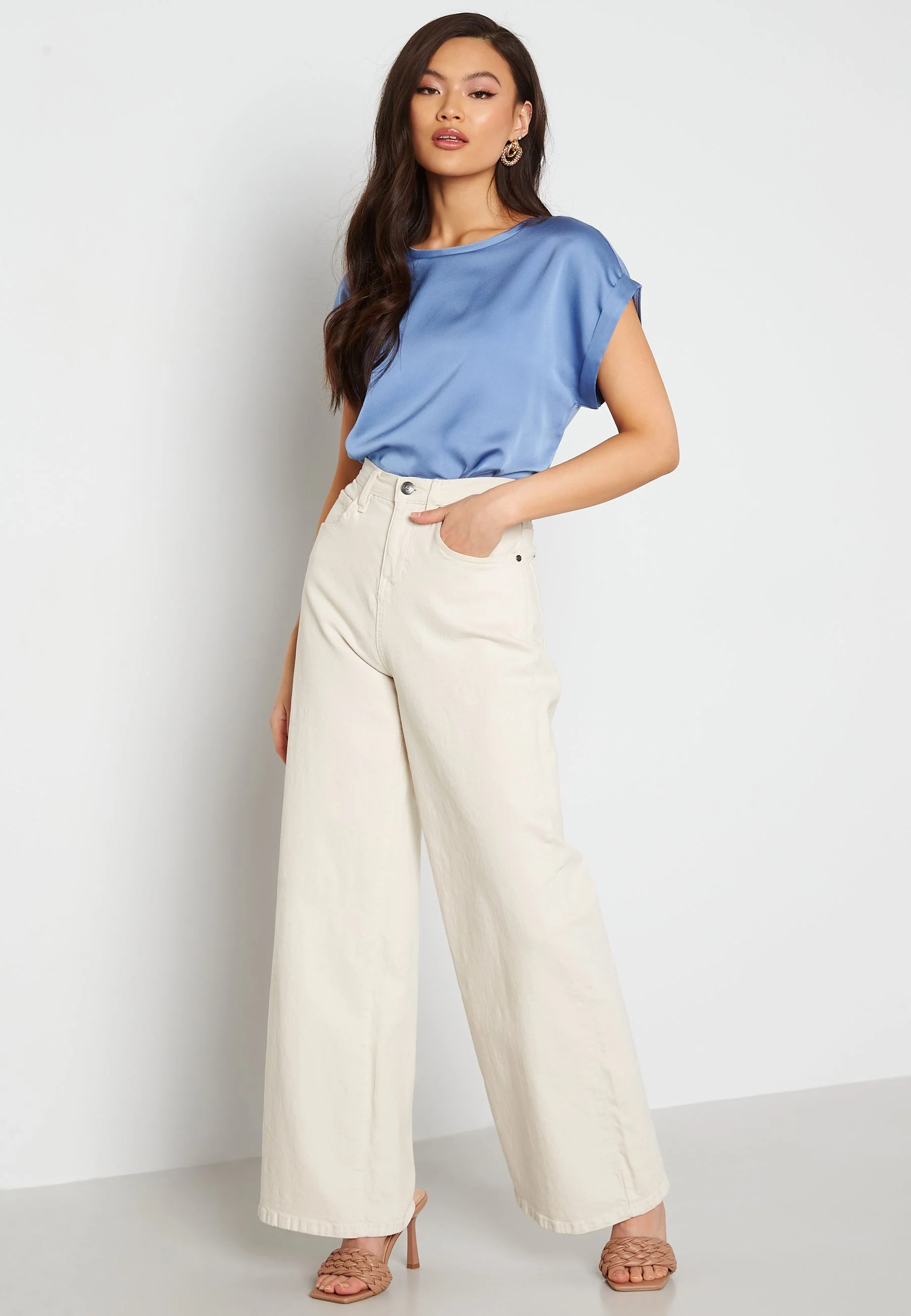 Viellette S/S Satin Top - Image 2