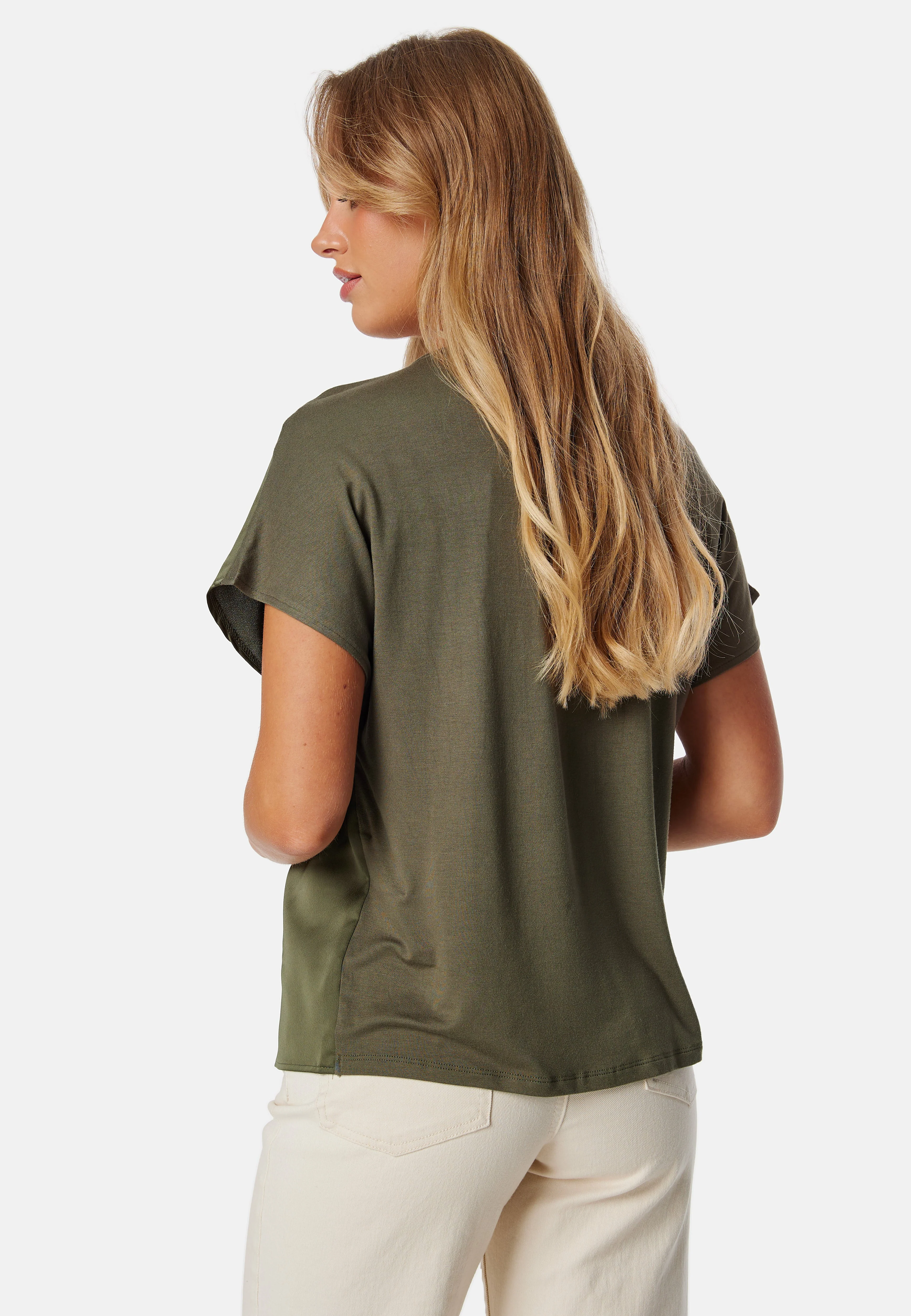 Viellette V-neck S/S SATIN TOP - Image 2