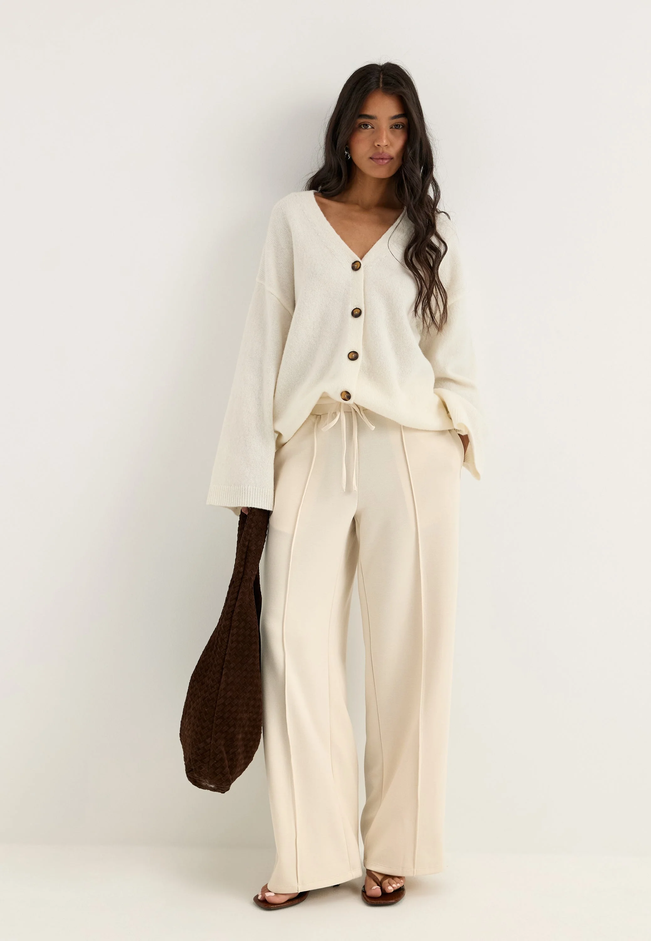 Vitelana Hw Wide Sweat Pants - Image 3