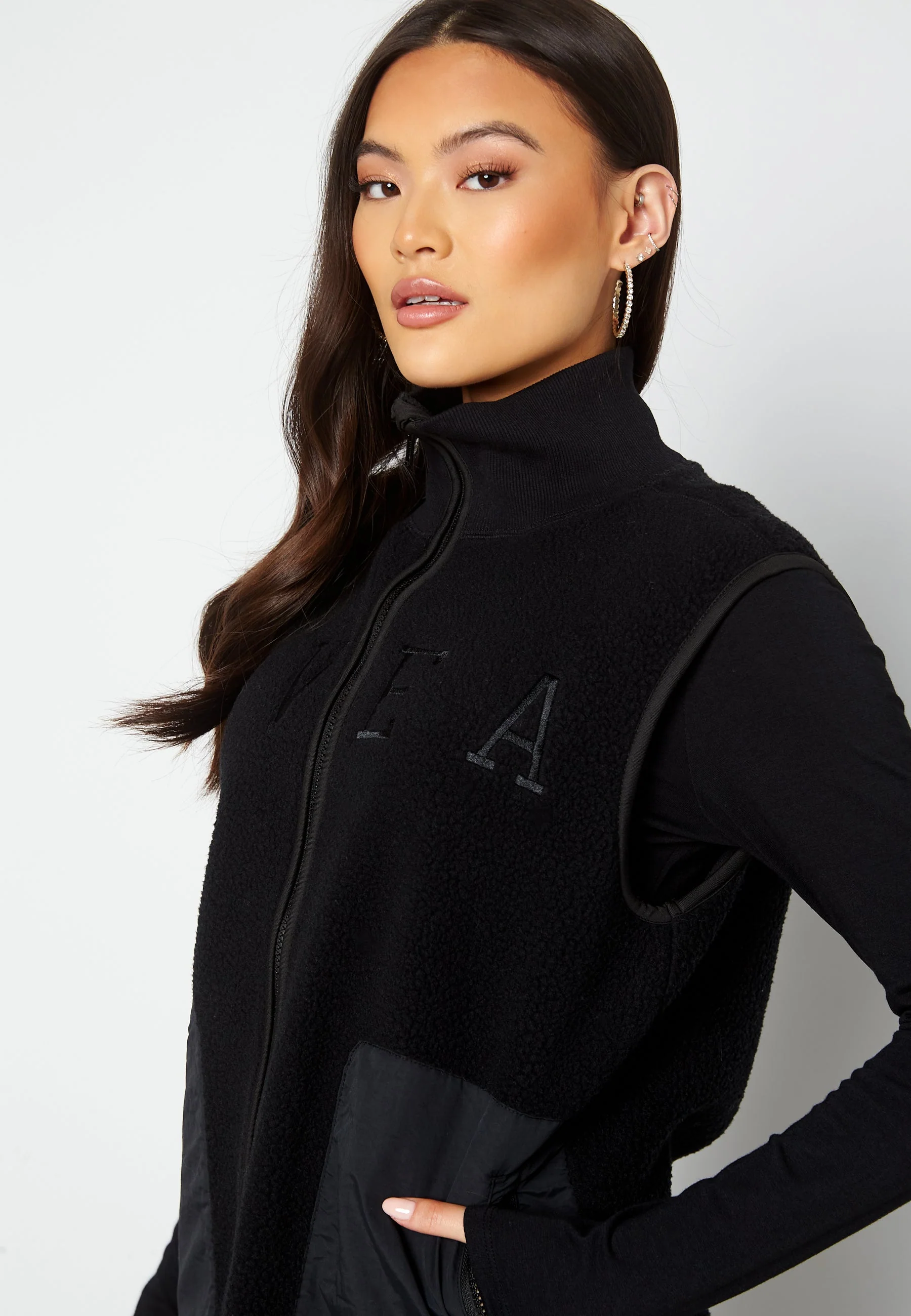 W. Pile Vest - Image 4